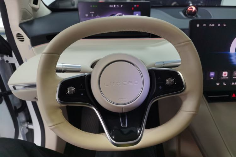 Used Hima Luxeed R7 2024 All-Electric 802 km Max