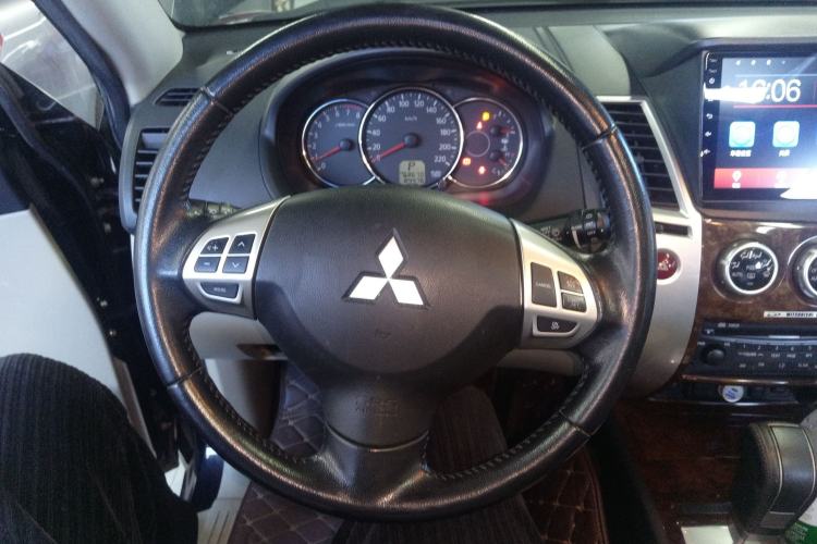 Used Mitsubishi Pajero Sport 2013 3.0L Automatic Two-Wheel Drive Luxury Edition
