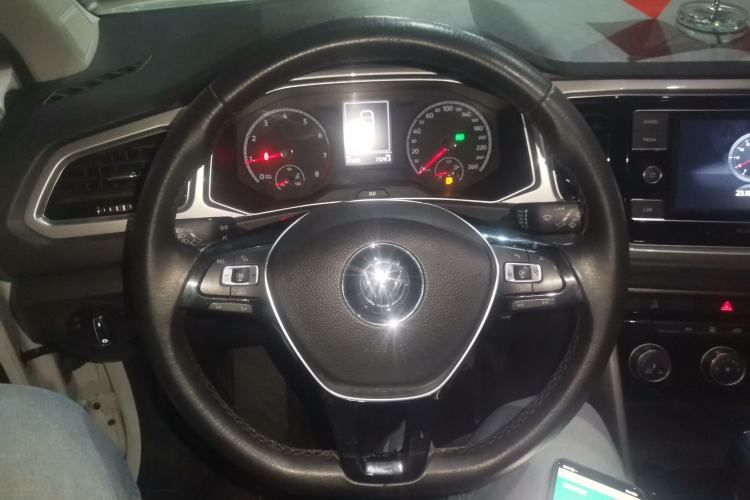 Used Volkswagen T-ROC 2019 230TSI DSG Two-Wheel-Drive Advanced Version China VI Standard
