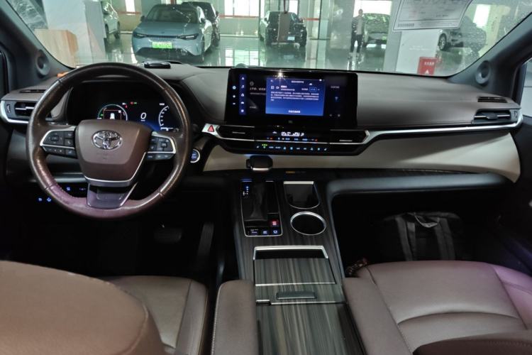 Used Toyota Granvia 2022 2.5L Hybrid Flagship Edition
