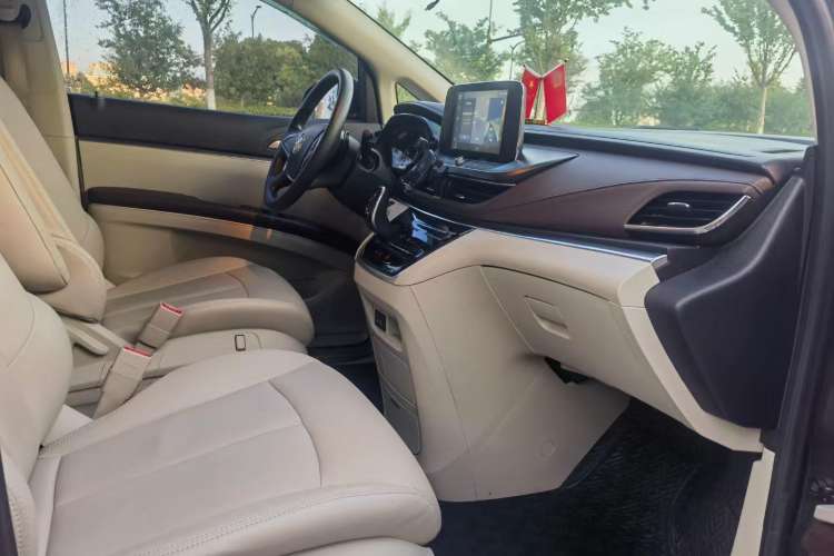 Used Buick GL8 2021 Land Cruiser Executive Class 652T Comfort Model
