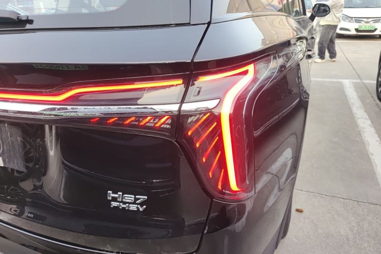 Used Hongqi HS7 PHEV 2024 2.0T PHEV Four-Wheel Drive Flagship Edition 6 Seats
