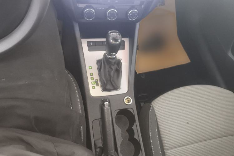 Used Skoda Octavia 2017 1.6L Automatic Chuanxing Edition
