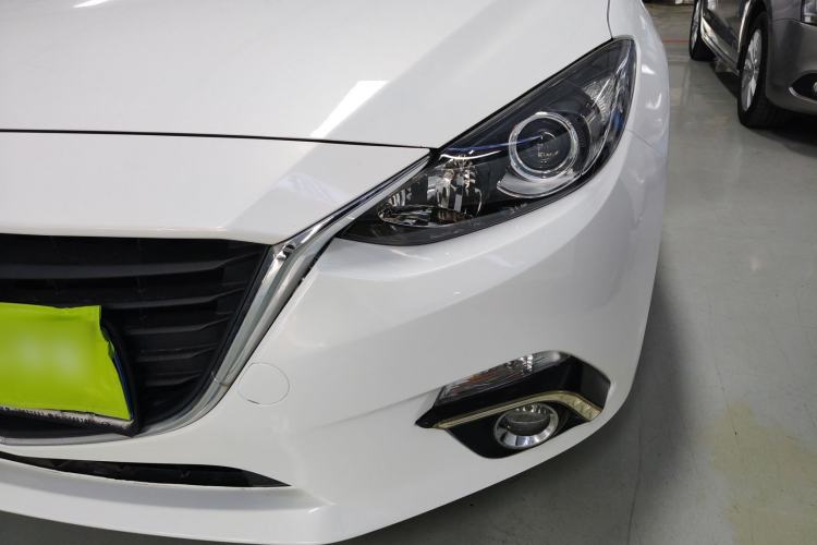 Used Mazda Mazda 3 Axela 2016 Sedan 1.5L Automatic Comfort Model
