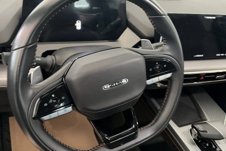 Used Oshan Z6 2023 Blue Whale 1.5T DCT Luxury Model
