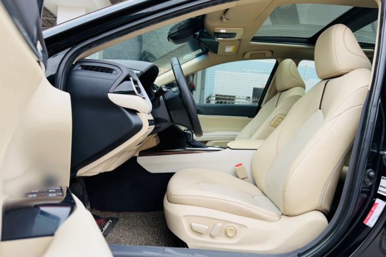 Used Toyota Camry 2019 2.5G Luxury Edition China VI Standard