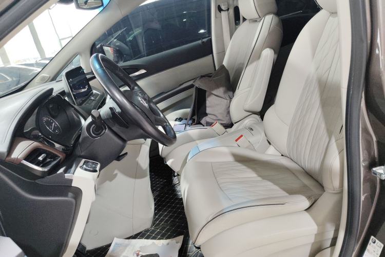 Used Buick GL8 2023 Land Executive Class 652T Luxury Model
