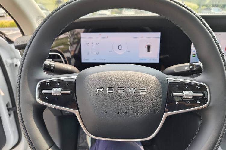 Used Roewe D7 2023 DMH 125km Superior Edition
