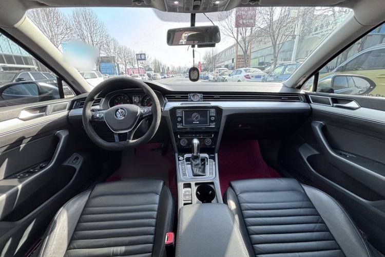 Used Volkswagen Magotan 2017 280TSI DSG Leading Edition
