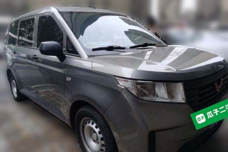 Used Wuling Hongguang PLUS 2019 1.5T Manual Standard Edition 5 Seats