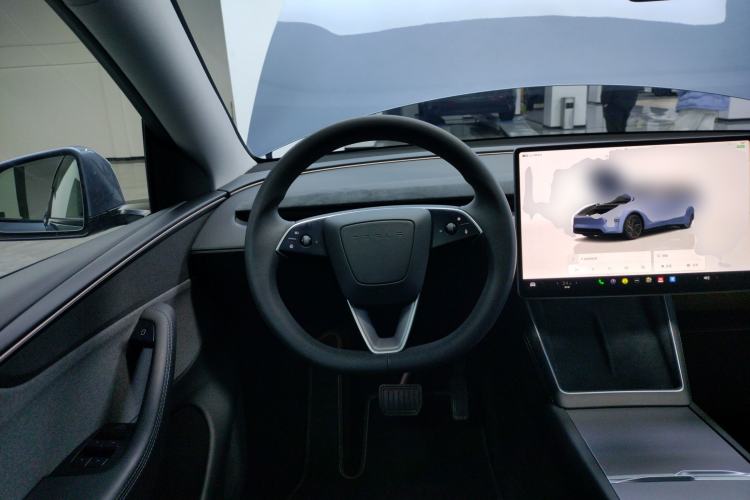 Used Tesla Model Y 2025 Rear-Wheel-Drive Version