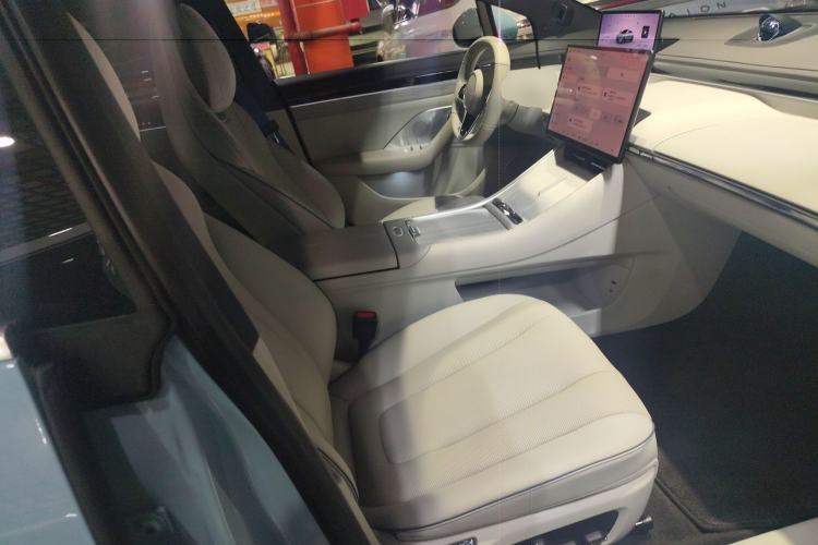 Used Hima Luxeed S7 2025 705 km Pro
