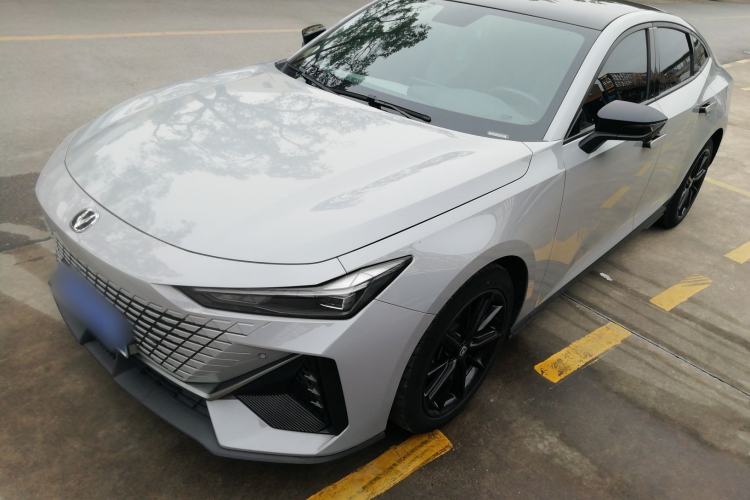 Used Changan UNI-V 2022 1.5T Prestige Version