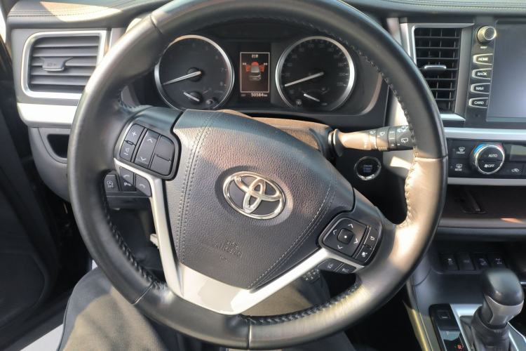 Used Toyota Highlander 2018 2.0T Four-Wheel Drive Luxury Version 7 Seats China VI Standard
