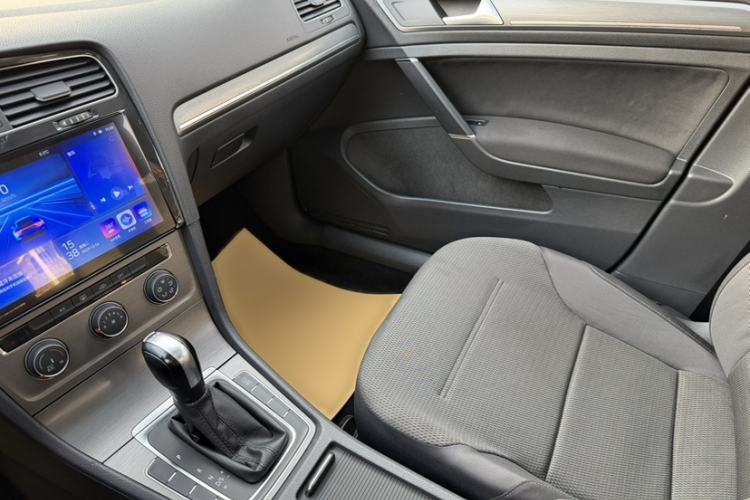 Used Volkswagen Golf 2015 1.4TSI Automatic Comfort Model
