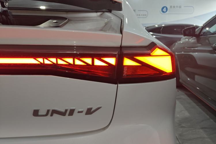 Used Changan UNI-V 2022 1.5T Sport Edition
