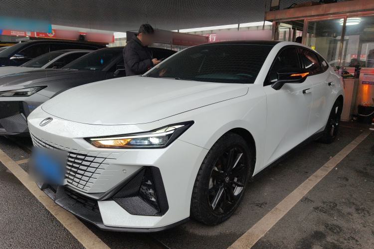 Used Changan UNI-V 2023 1.5T Prestige Model