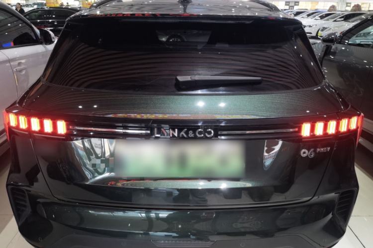 Used Lynk & Co 06 EM-P 2023 1.5T Remix PHEV Hero
