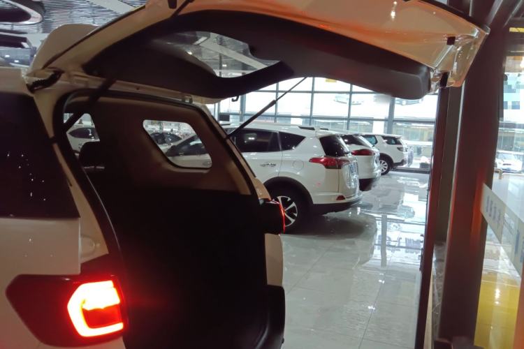 Used Dongfeng Fengon 370 2020 S370 1.5L CVT Luxury Model 5 Seats