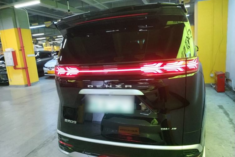 Used Denza D9 2022 DM-i 970 Four-Wheel Drive Prestige Model
