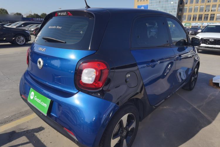 Used  forfour 2016 1.0L 52 kW Passion Edition
