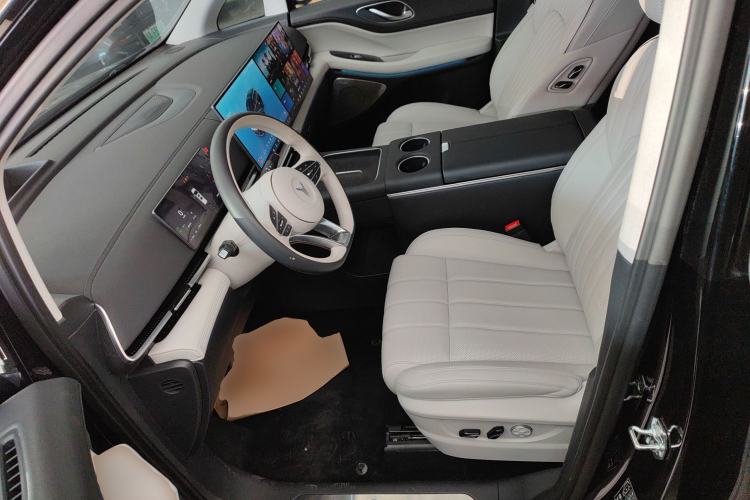 Used VOYAH Dream 2025 PHEV Four-Wheel-Drive Flagship Kunpeng Edition
