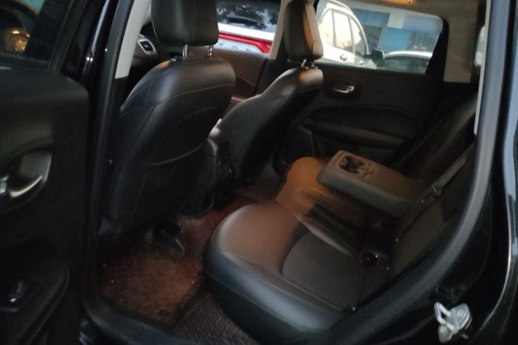 Used  Compass 2020 220T Automatic Leading Edition
