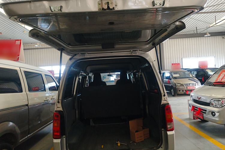 Used Wuling Zhiguang 2023 1.5L Practical Version 5/7 Seats
