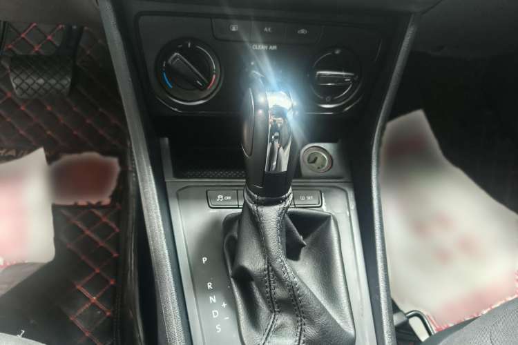 Used Volkswagen Lavida 2017 1.6L Automatic Fashion Edition
