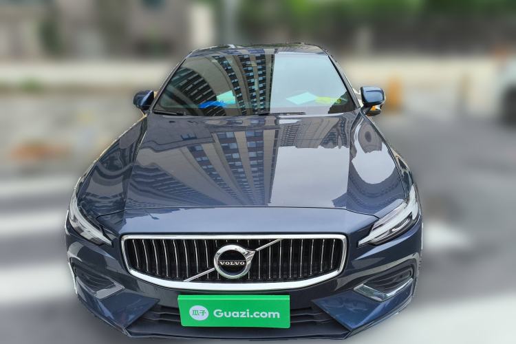 Used Volvo S60 2022 B4 Zhiyi Luxury Edition
