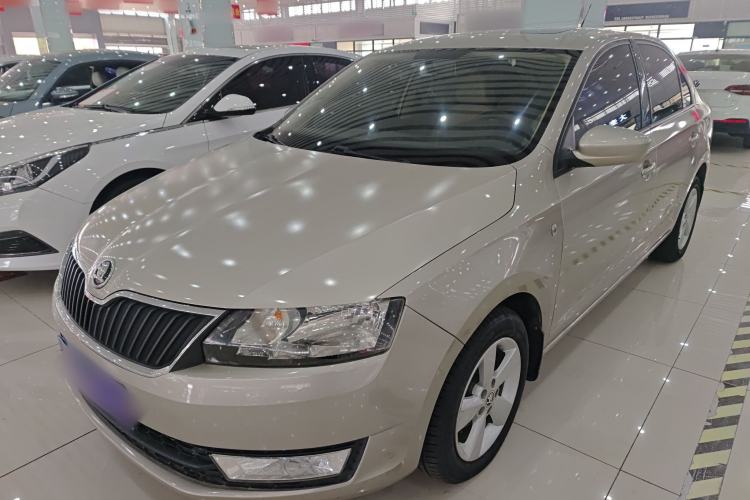 Used Skoda Rapid 2015 1.6L Automatic Smart Selection Model