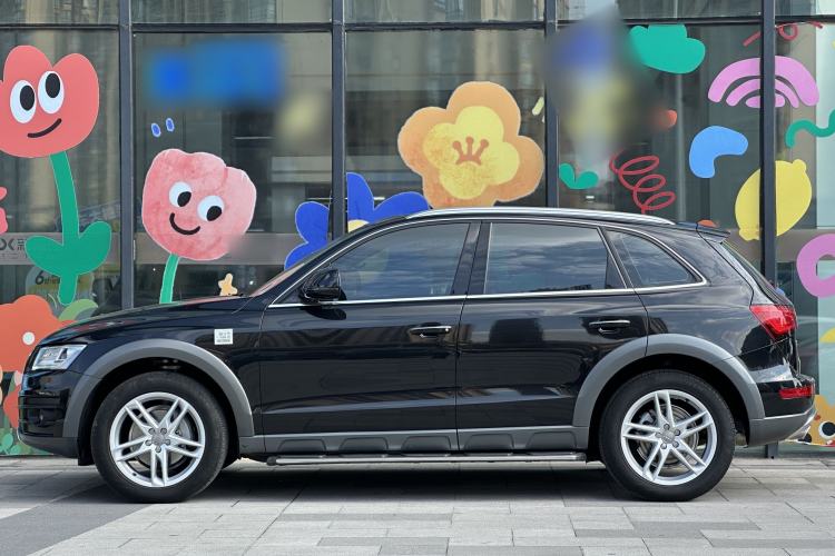 Used Audi Q5 2017 Plus 40 TFSI Technology Model
