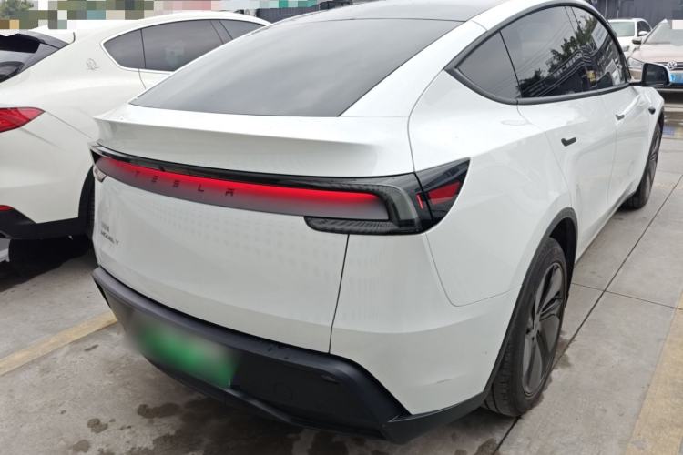 Used Tesla Model Y 2025 Rear-Wheel-Drive Version
