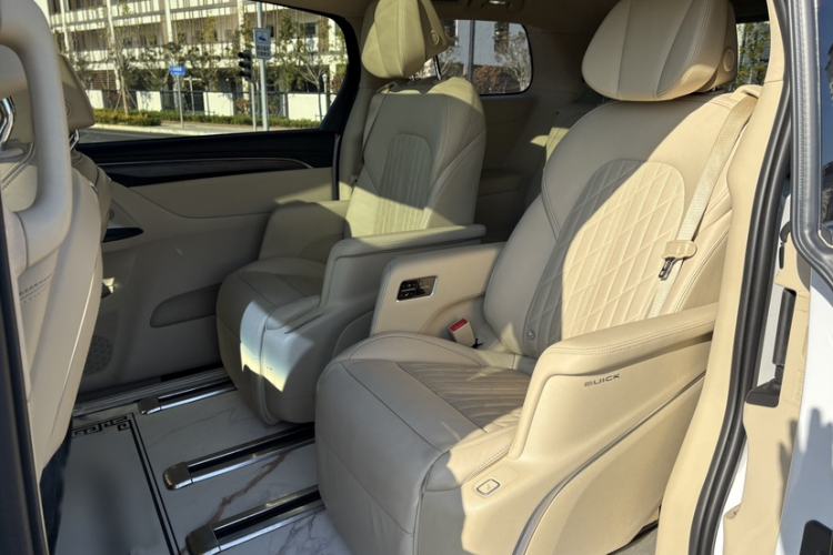 Used Buick GL8 2023 ES Lu Zun Luxury Model
