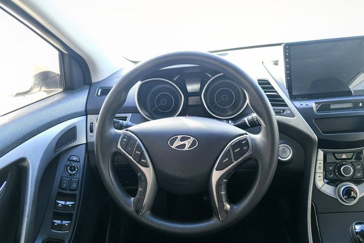 Used Hyundai Elantra 2015 1.6L Automatic Leading Model
