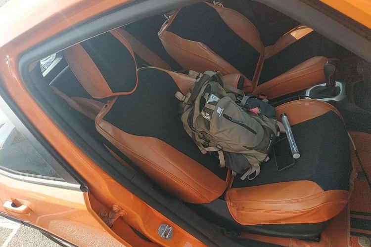 Used  Renegade 2019 220T Automatic Leading Edition
