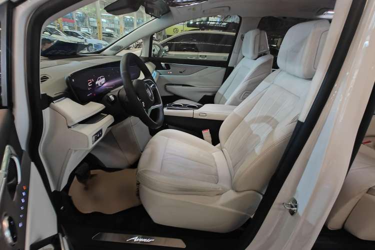 Used Buick GL8 New Energy 2024 Lu Zun Luxury Edition 7-Seater
