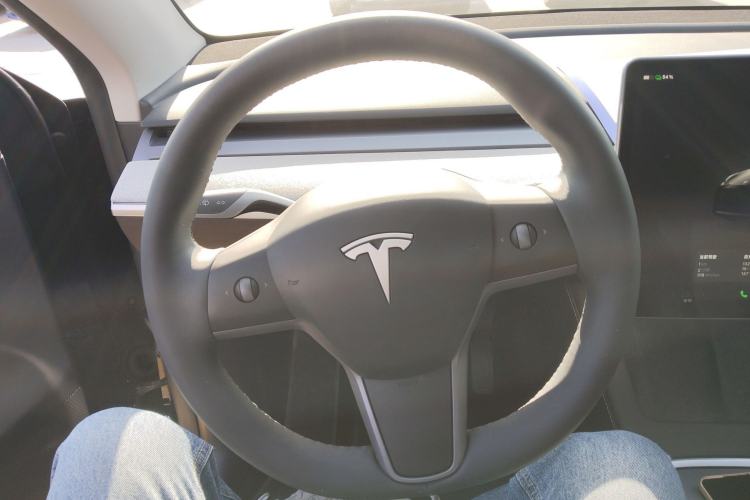 Used Tesla Model Y 2023 Rear-Wheel-Drive Version
