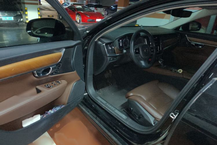 Used Volvo S90 2020 Facelift T5 Smart & Luxurious Edition
