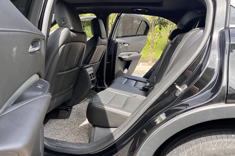 Used Cadillac XT4 2021 28T Two-Wheel Drive Leading Version
