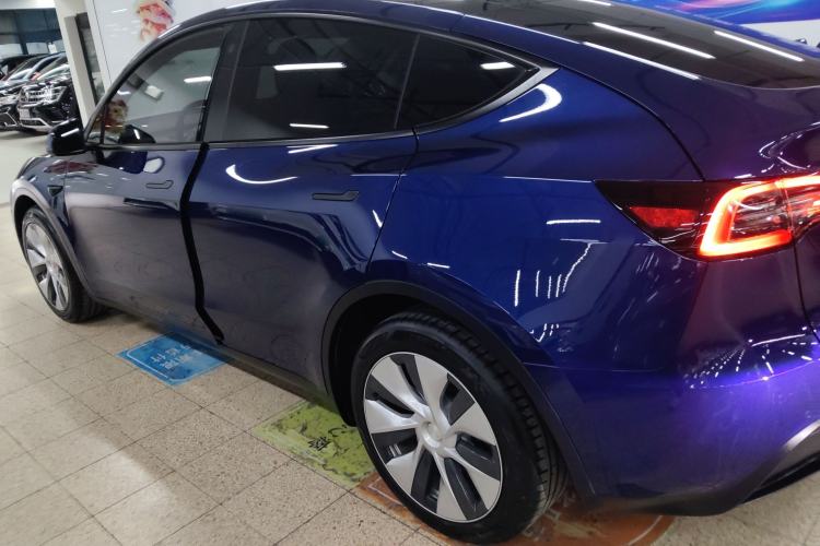 Used Tesla Model Y 2021 Long-Range All-Wheel-Drive Version
