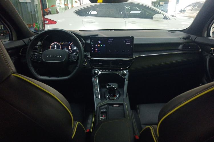 Used Lynk & Co 06 2023 Remix 1.5T Dynamic Halo
