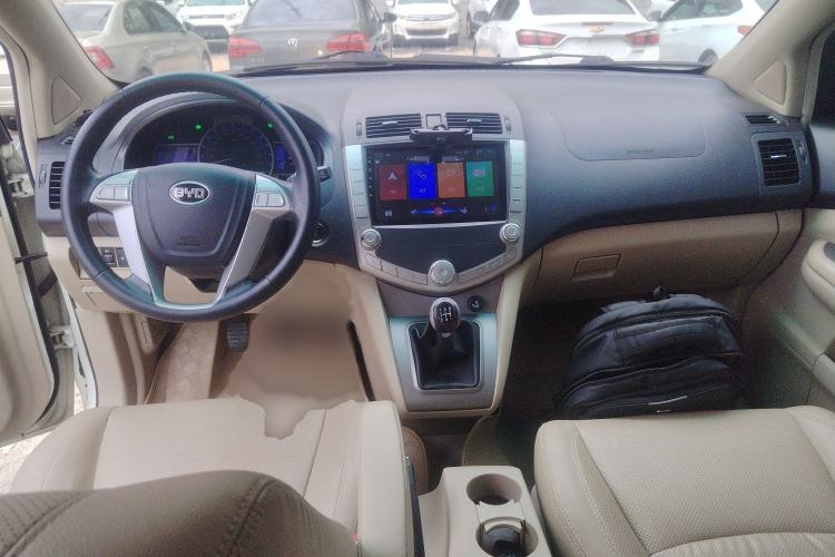 Used BYD S6 2013 Platinum Edition 2.0L Manual Luxury Model
