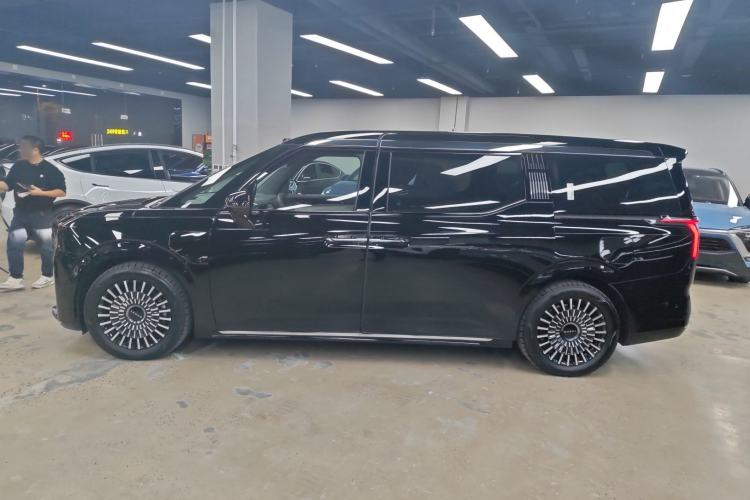 Used Zeekr 009 2024 7-Seater Walk-Through Version Four-Wheel Drive 108 kWh