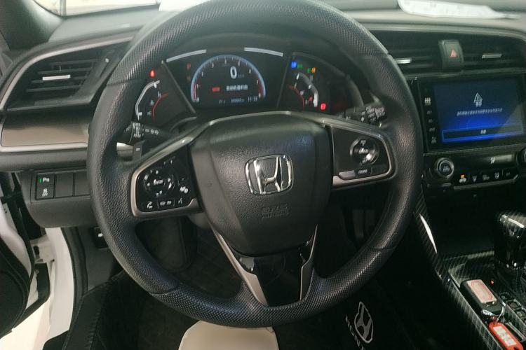 Used Honda Civic 2021 HATCHBACK 220TURBO CVT Trendy Cool Edition
