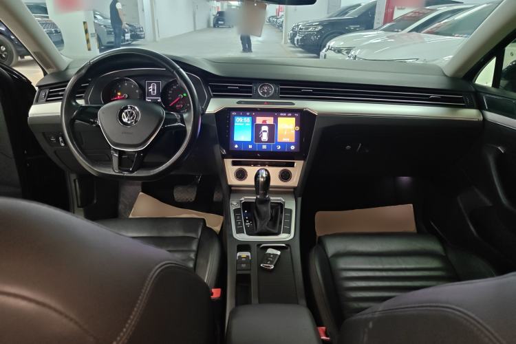 Used Volkswagen Magotan 2018 280TSI DSG Comfort Model
