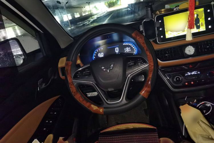 Used Wuling Hongguang S3 2019 1.5L Manual Luxury Model China VI Standard
