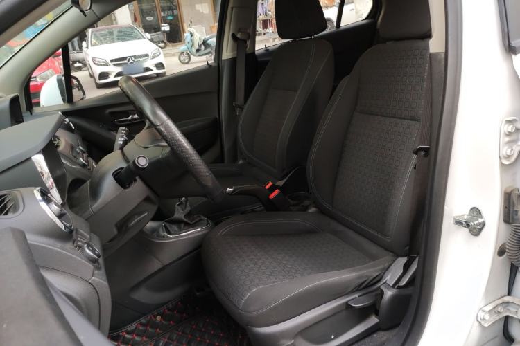 Used Chevrolet Trax 2016 1.4T Manual Two-Wheel Drive Comfort Version with Sunroof