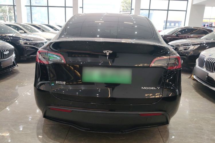 Used Tesla Model Y 2023 Rear-Wheel-Drive Version
