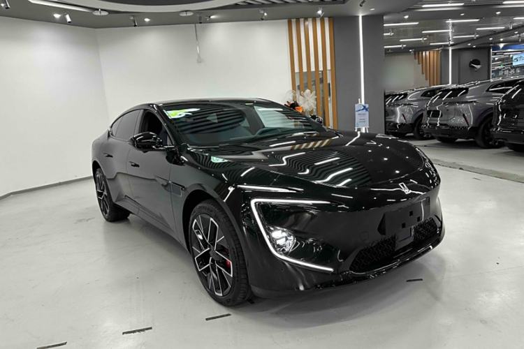 Used  12 2025 Ultra Extended-Range Edition
